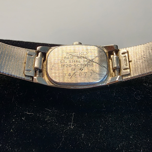 Seiko Vintage Silver Womens Watch with Gold Accent - Picture 7 of 7